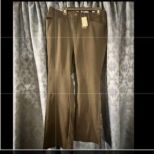 NWT Studio by Torrid Flare Trousers (18T)